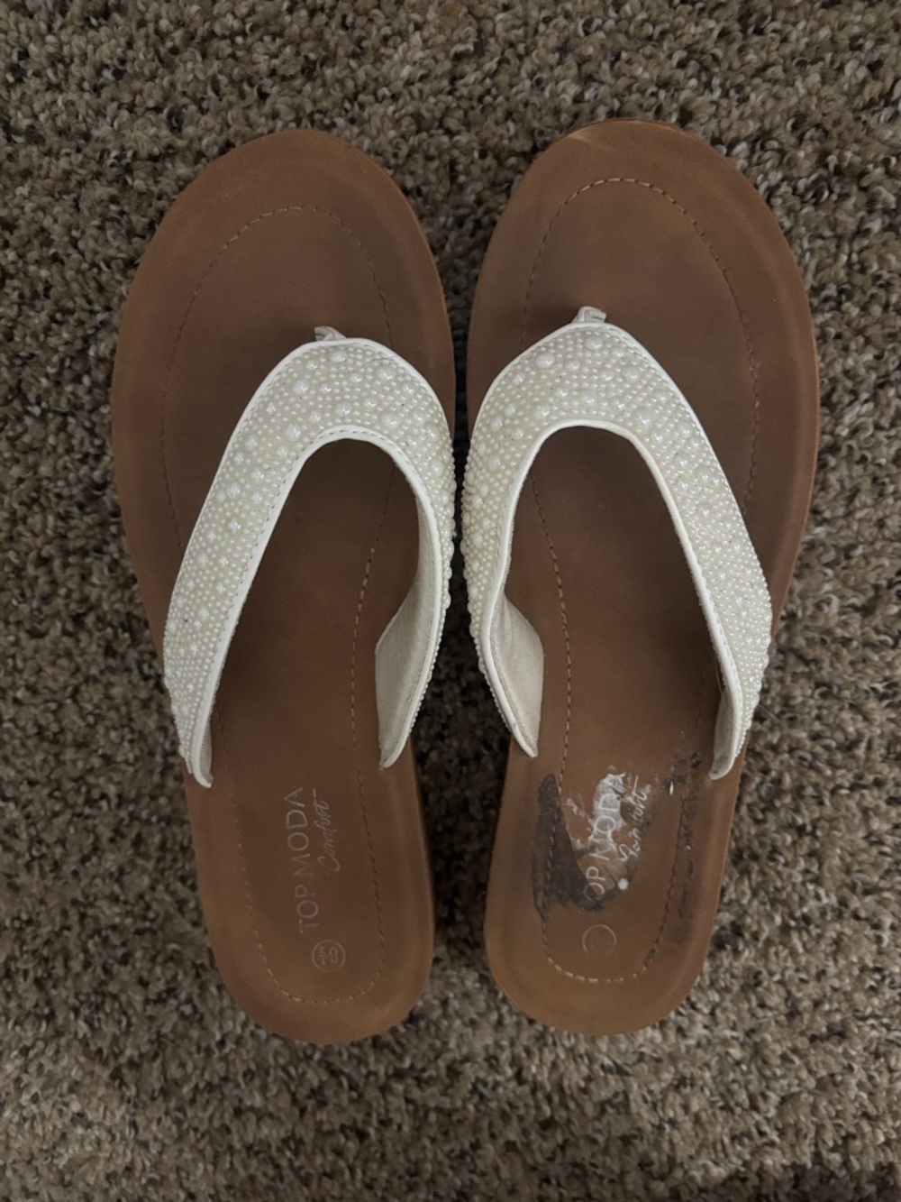 TOP Moda Brown and White Beaded Thong Sandals